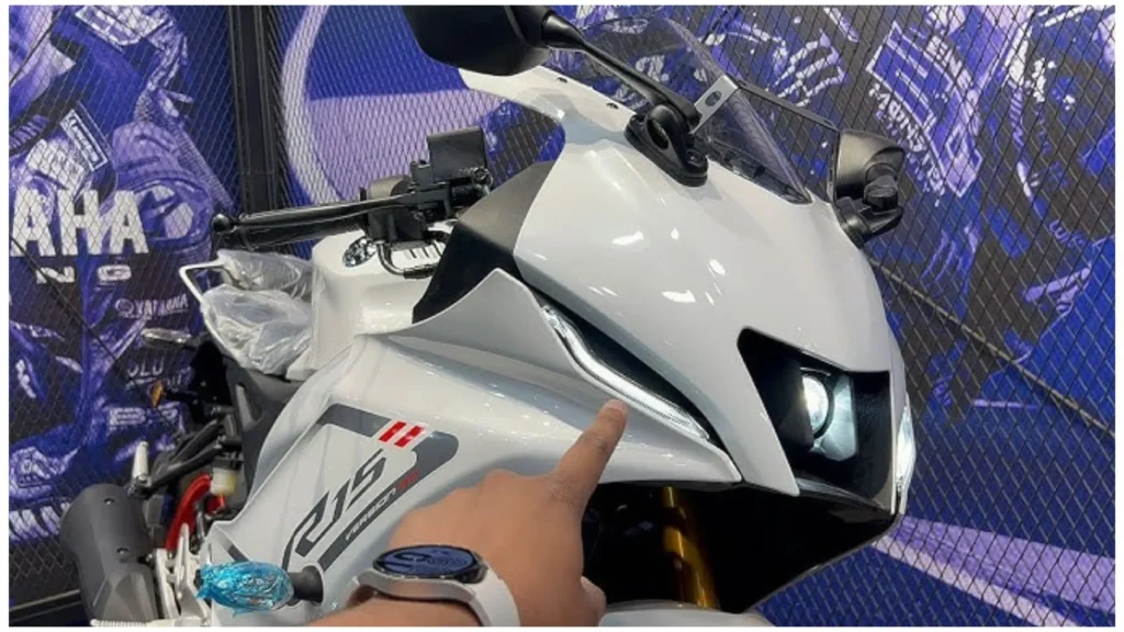 Yamaha R15 V4